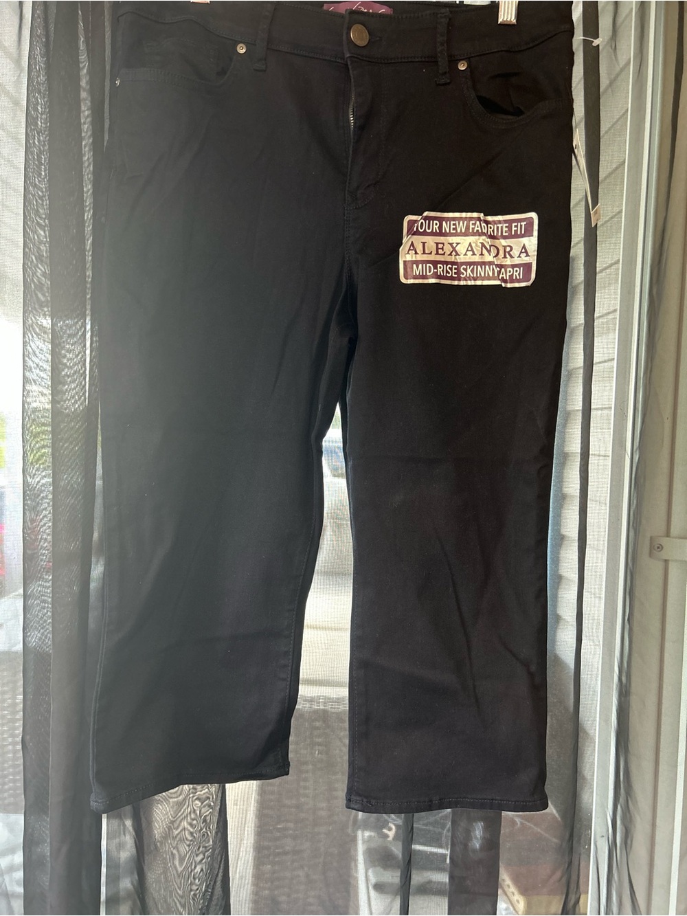 Gloria Vanderbilt Black Mid-Rise Skinny Capri Jeans - Alexandra